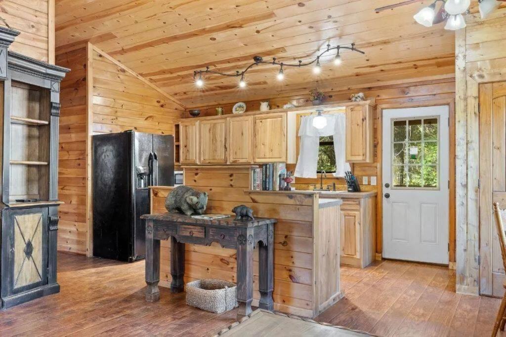 Ferienwohnung Misty Moonlight, Sleeps 4, Mountain Cabin Broken Bow Exterior foto
